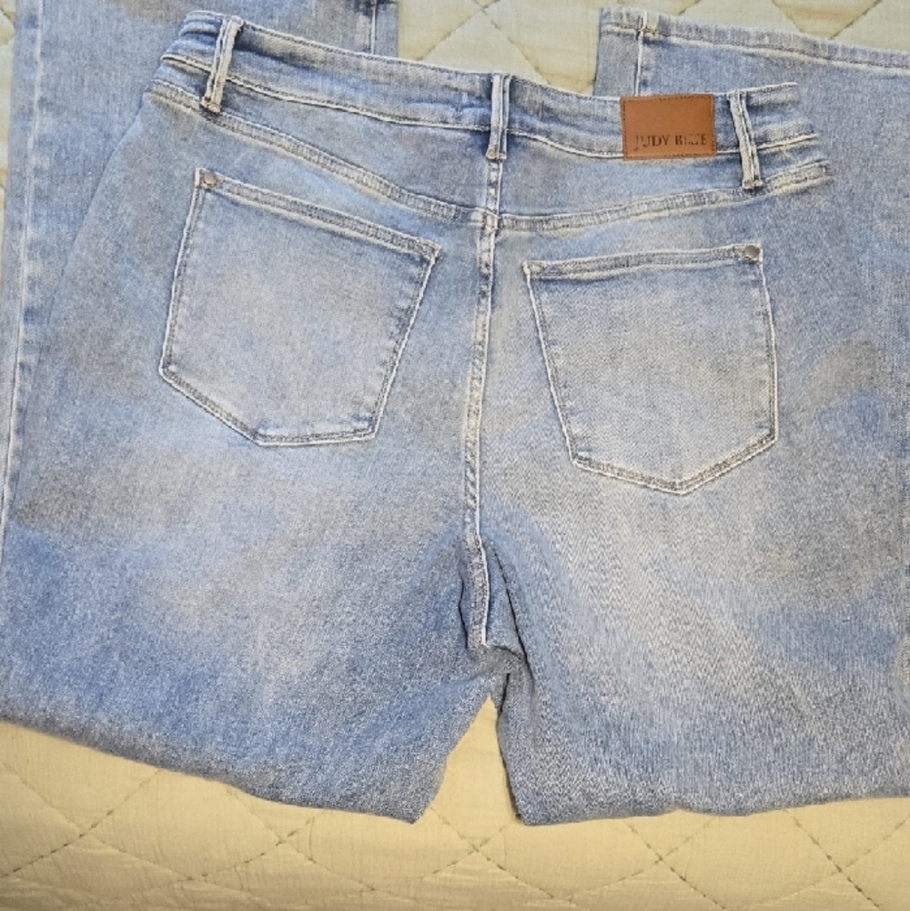 Judy Blue Wide Leg Jeans - Picture 6 of 8